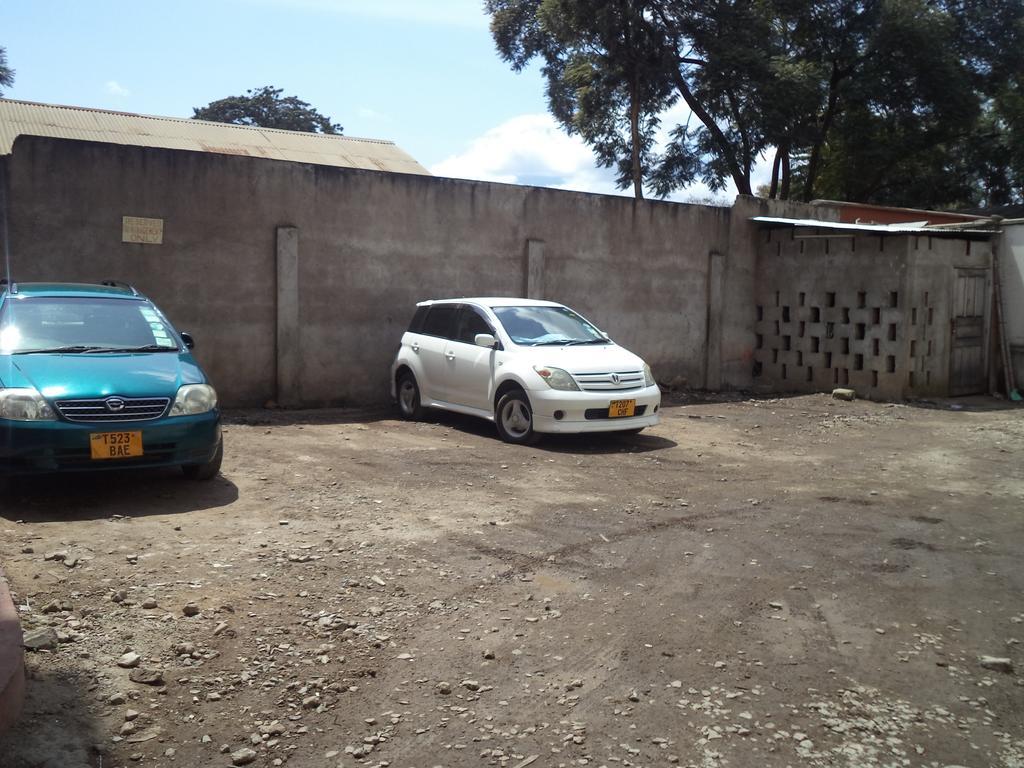 Arusha Tourist Inn Hotel Exterior photo